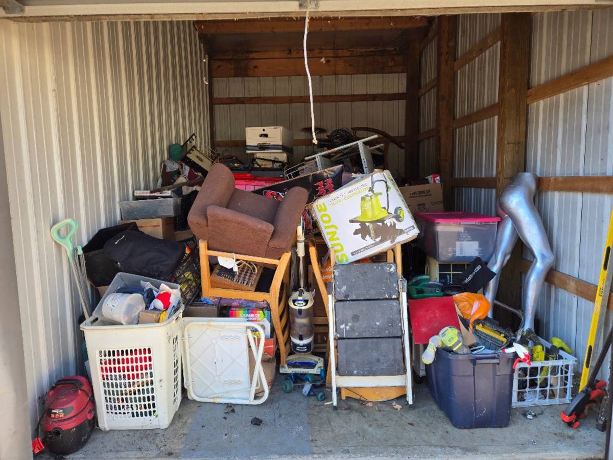 10 x 15 storage unit in Columbus, IN