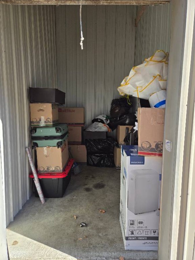 5 x 10 storage unit in Columbus, IN