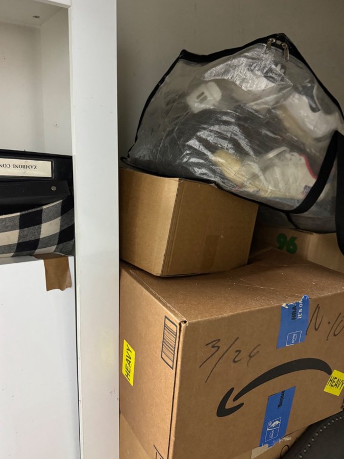 6 x 10 storage unit in Miami, FL