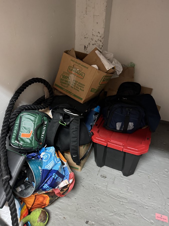 5 x 8 storage unit in Miami, FL