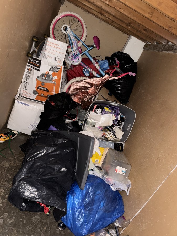 5 x 8 storage unit in Miami, FL