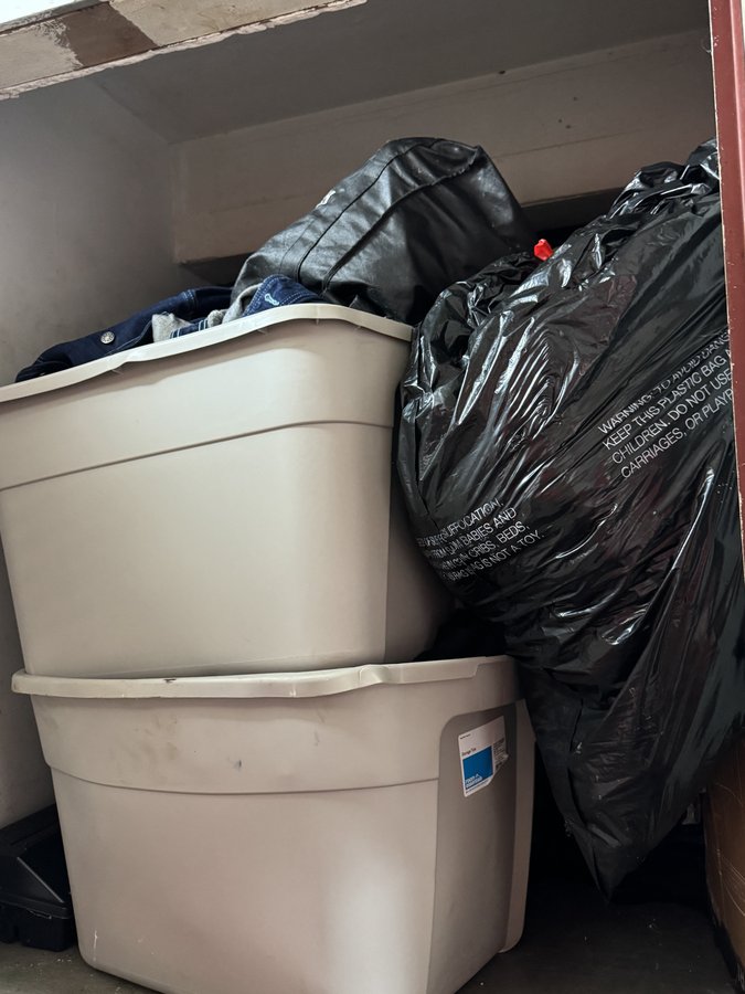 4 x 6 storage unit in Miami, FL