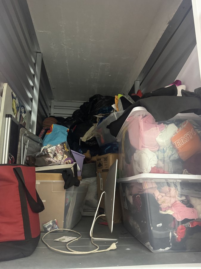 5 x 8 storage unit in Miami, FL