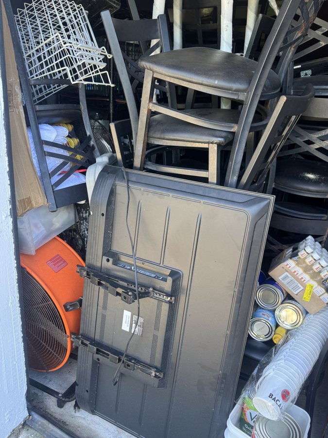 10 x 10 storage unit in Key Largo, FL
