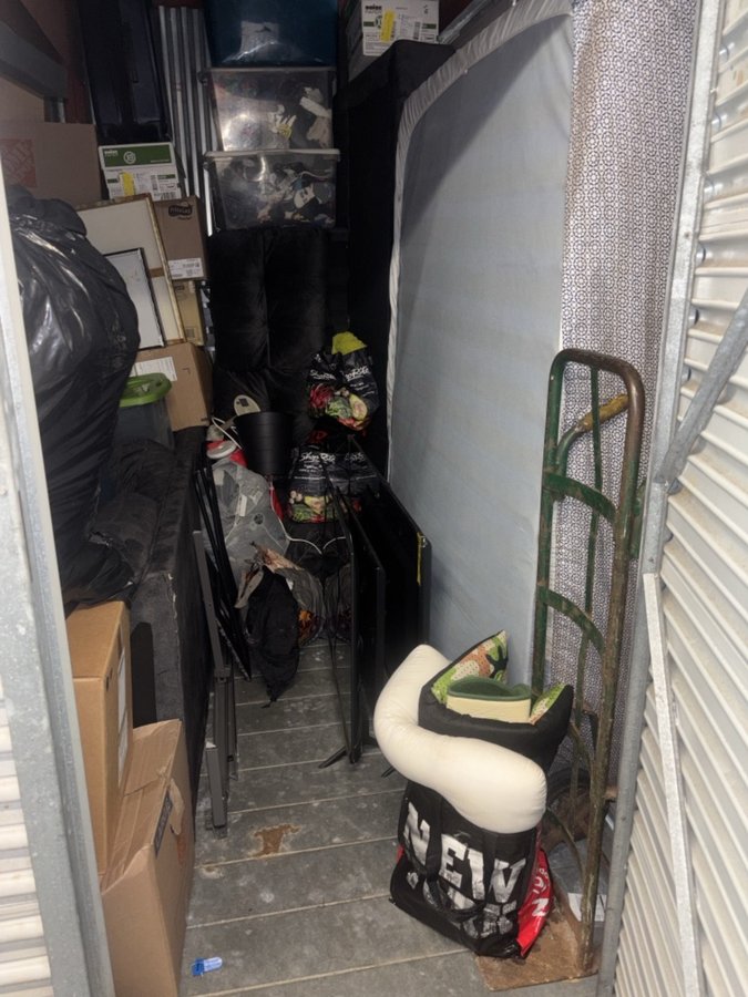 10 x 10 storage unit in Upper Darby, PA