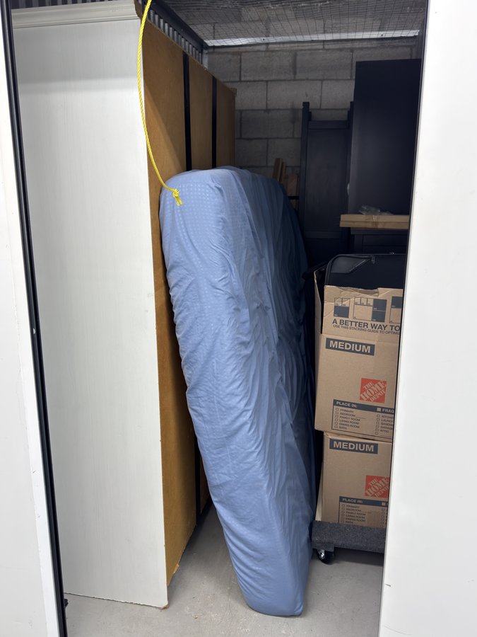 5 x 10 storage unit in Miami, FL