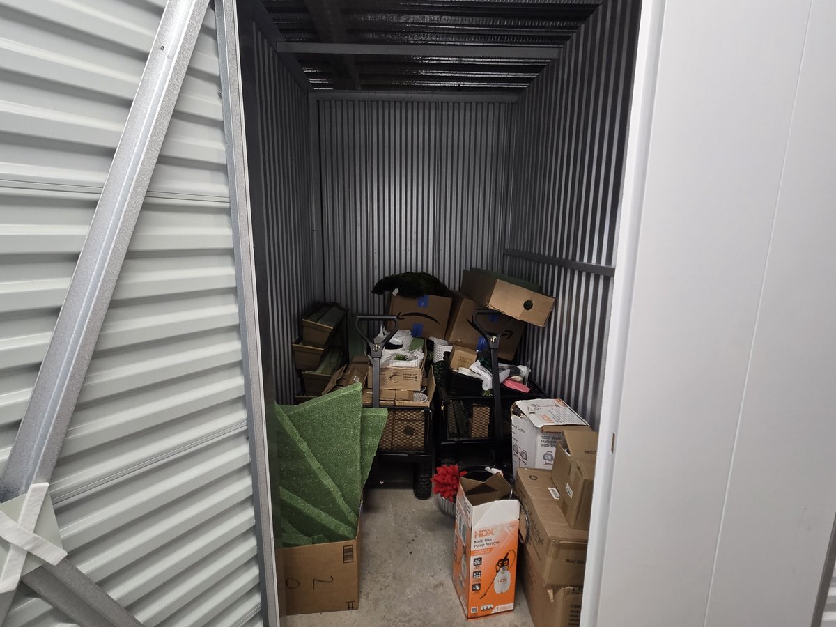 5 x 8 storage unit in Miami, FL