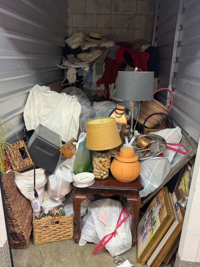 5 x 10 storage unit in Miami, FL