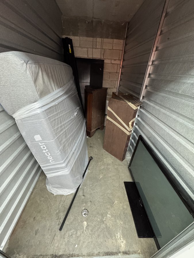 5 x 10 storage unit in Miami, FL