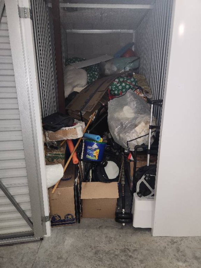 5 x 10 storage unit in Tampa, FL
