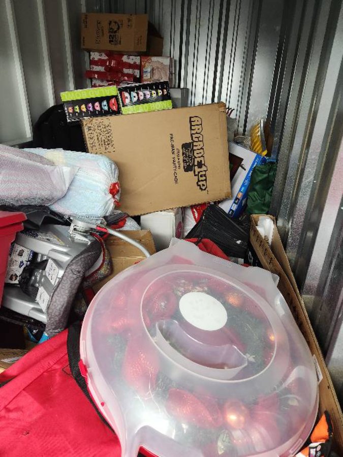 5 x 10 storage unit in Auburn, AL