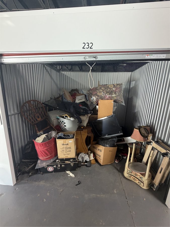 10 x 10 storage unit in Jacksonville, AL