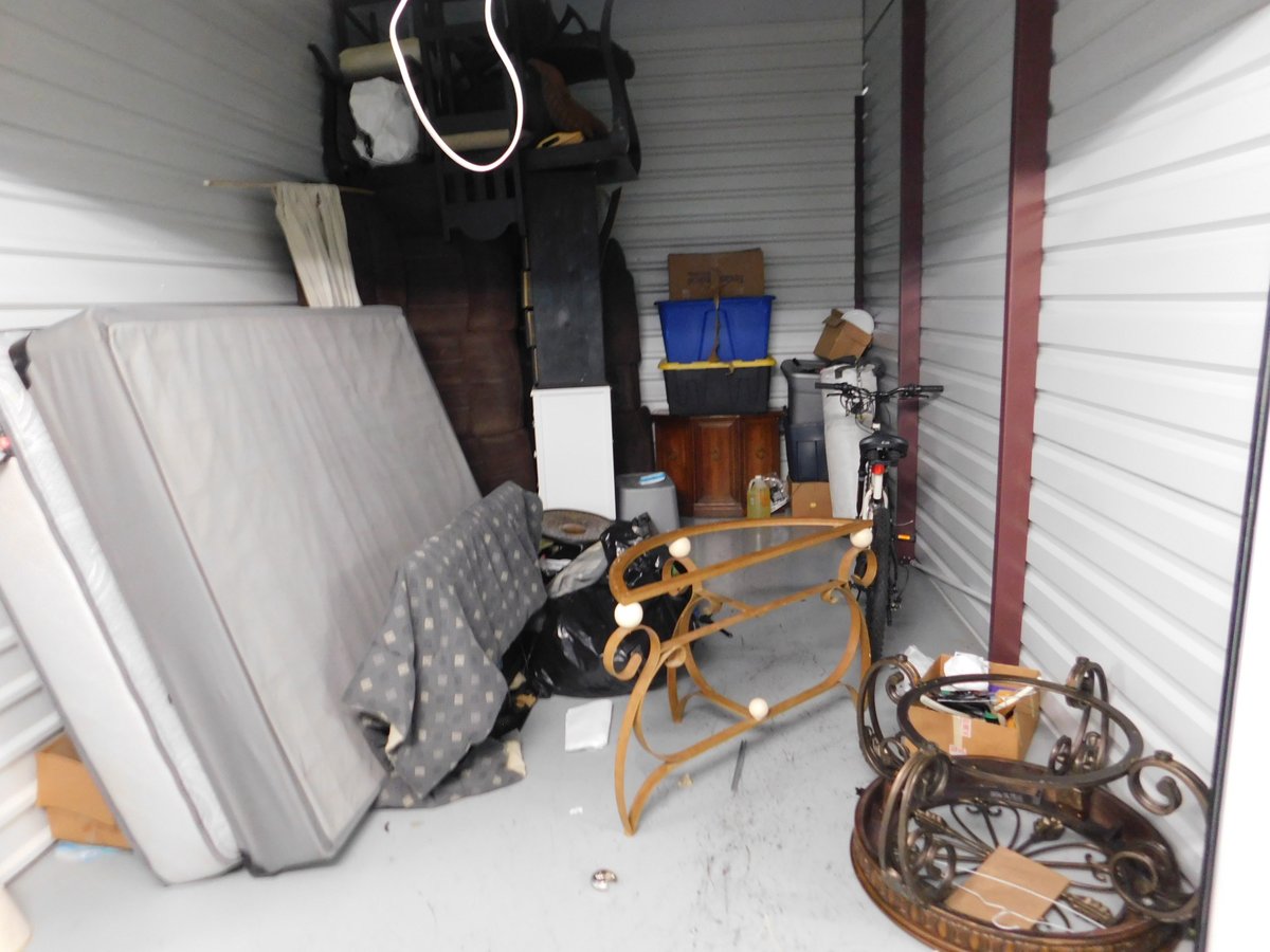 10 x 15 storage unit in Houston, TX