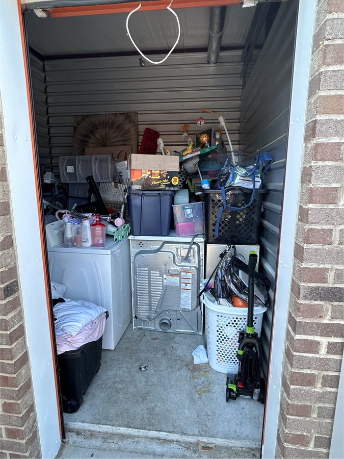 10 x 10 storage unit in Atlanta, GA