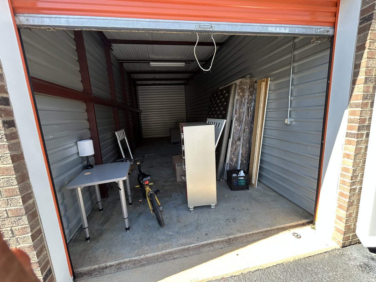 10 x 30 storage unit in Atlanta, GA