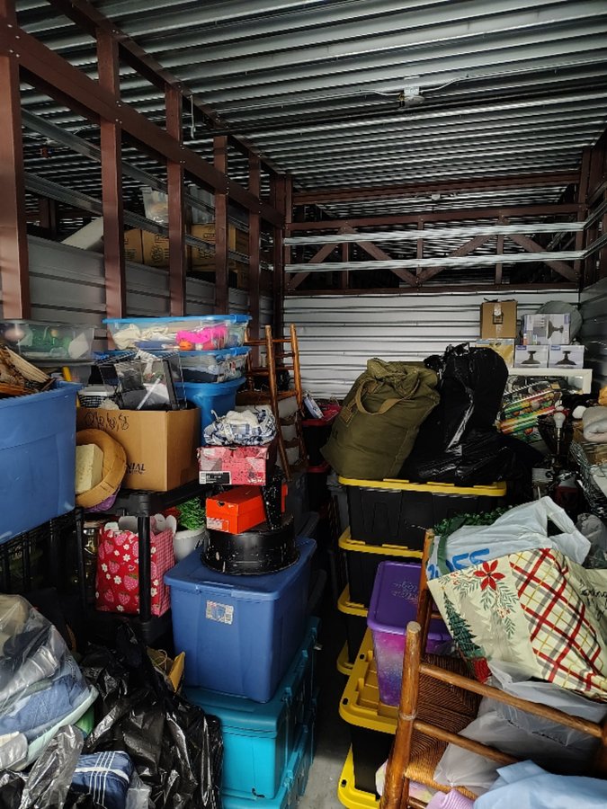10 x 20 storage unit in St. Petersburg, FL
