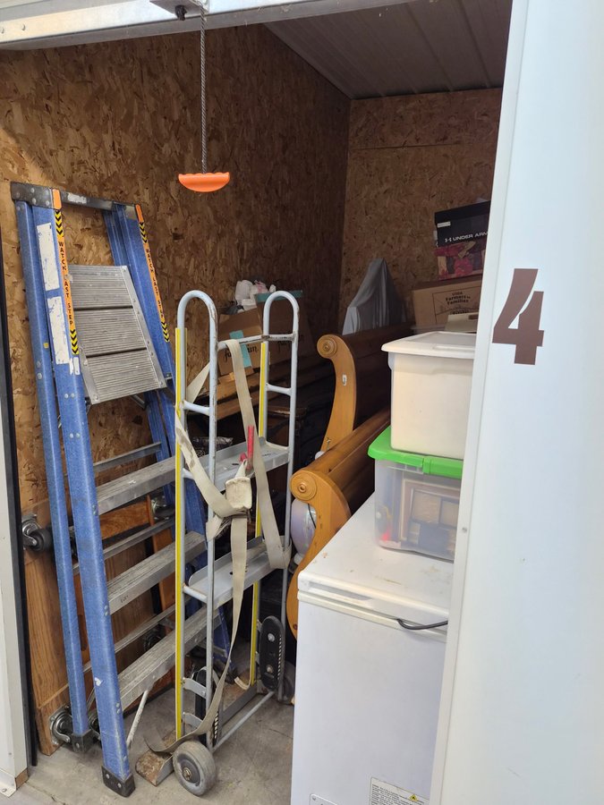 5 x 10 storage unit in Indianapolis, IN