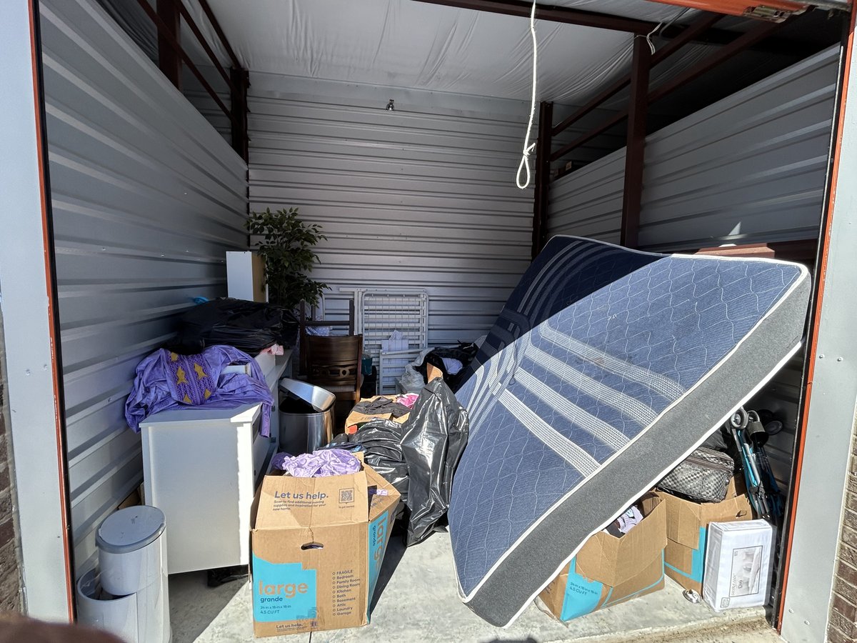 10 x 10 storage unit in Atlanta, GA
