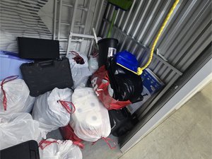 10 x 5 storage unit in Naranja, FL