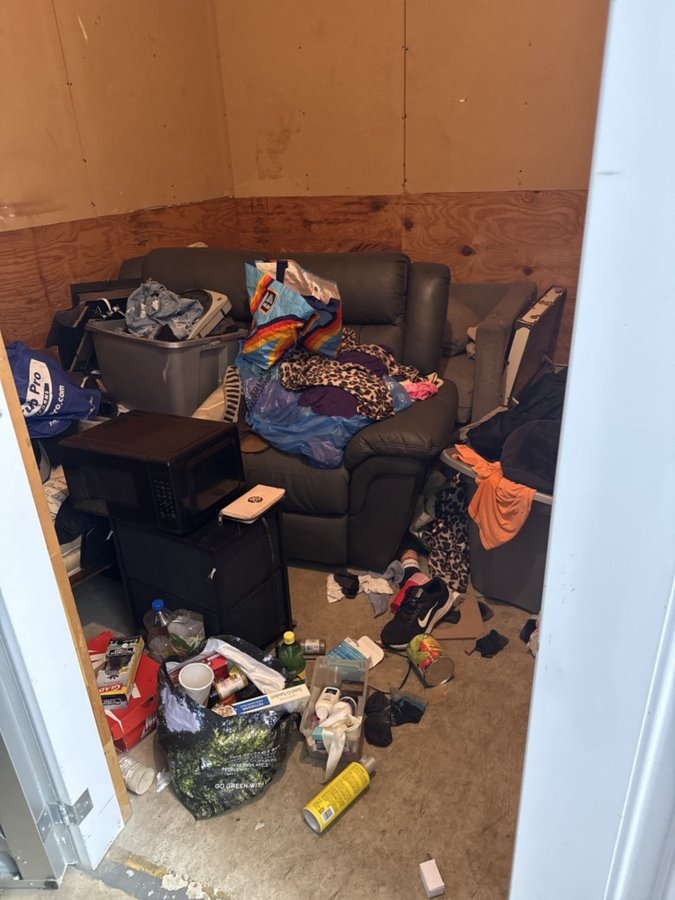 10 x 10 storage unit in Baltimore, MD