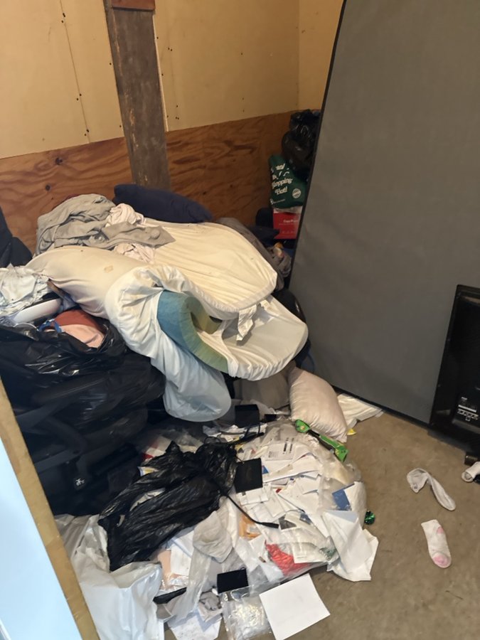10 x 10 storage unit in Baltimore, MD