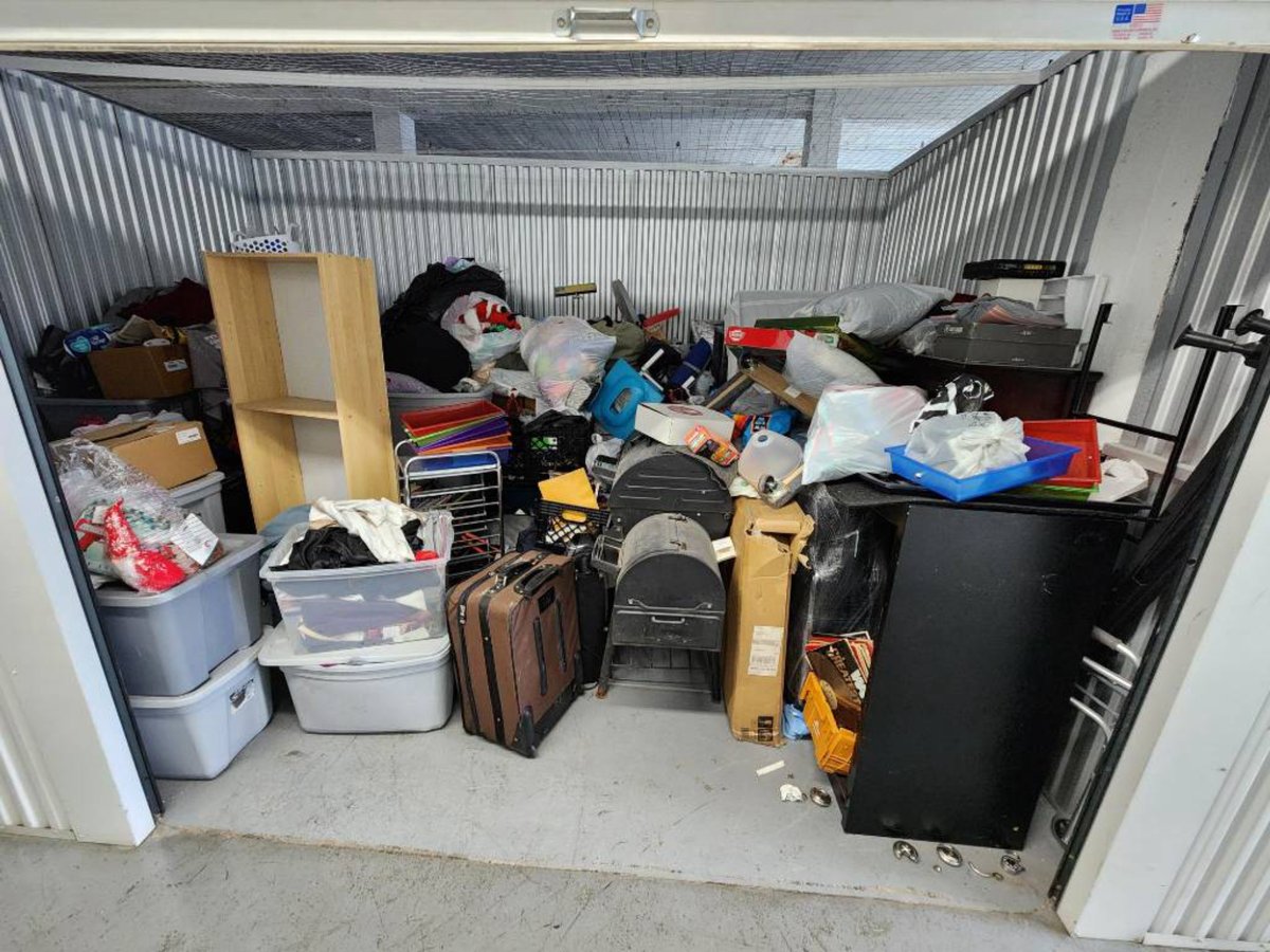 10 x 15 storage unit in Chicago, IL