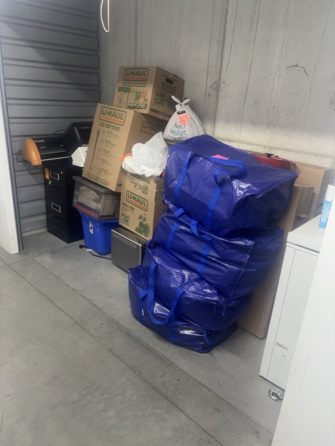 10 x 4 storage unit in Clifton Heights, PA