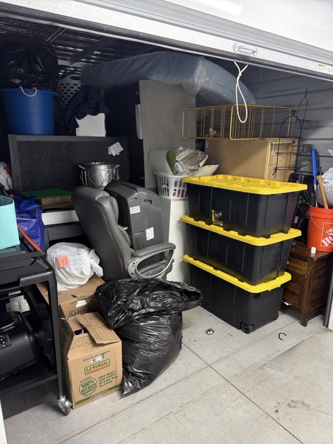 10 x 15 storage unit in Clifton Heights, PA