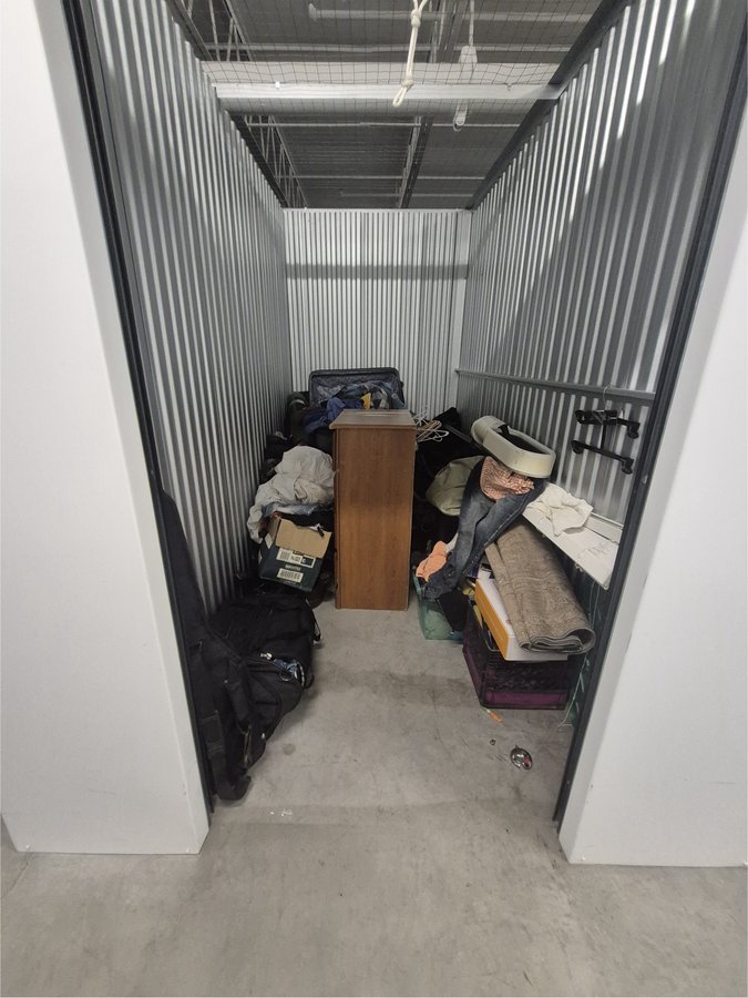 5 x 10 storage unit in Tampa, FL