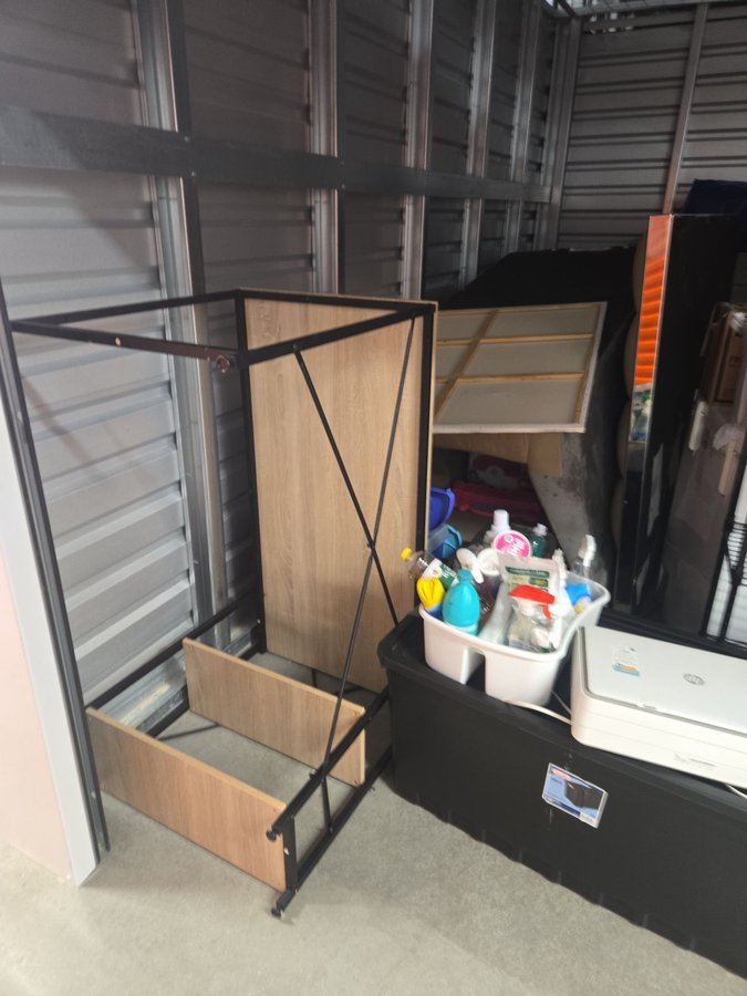 10 x 15 storage unit in Randallstown, MD