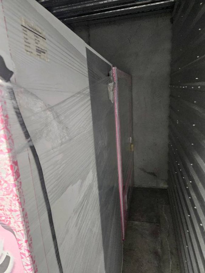 5 x 10 storage unit in Los Angeles, CA
