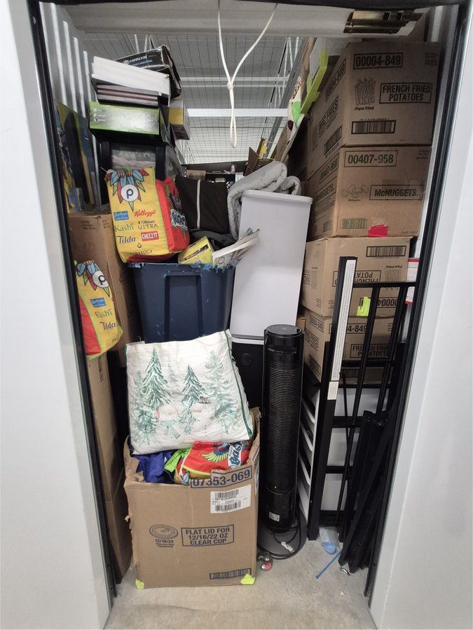 5 x 10 storage unit in Tampa, FL