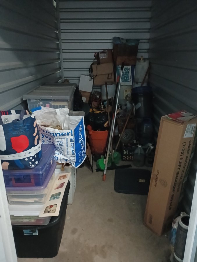5 x 10 storage unit in Eatontown, NJ