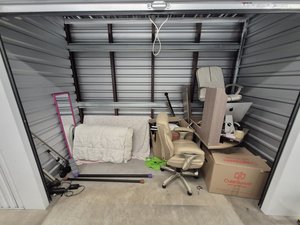 10 x 5 unit in Tampa