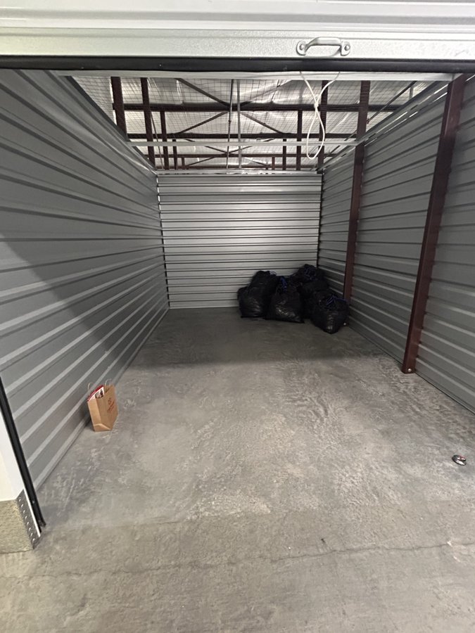 10 x 15 storage unit in Dunwoody, GA