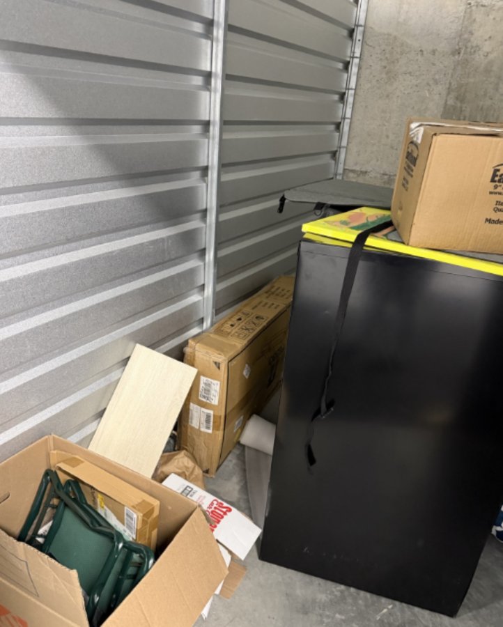6 x 10 storage unit in Newton, MA