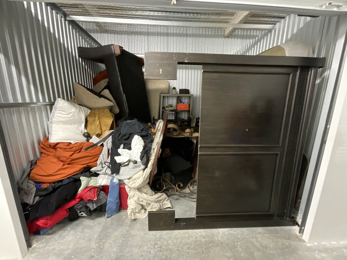 10 x 10 storage unit in Newark, DE
