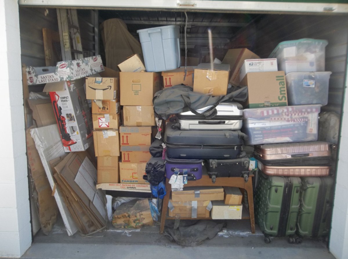 10 x 20 storage unit in Hemet, CA