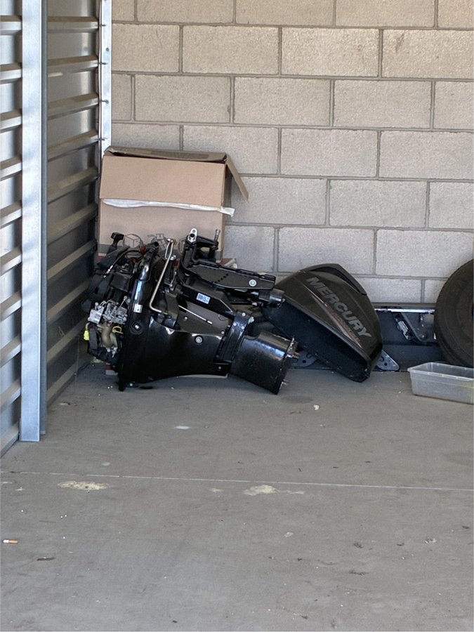 10 x 25 storage unit in Hemet, CA