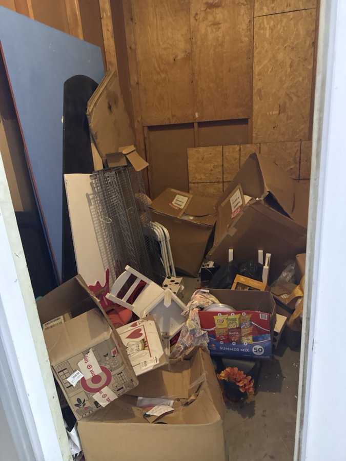 10 x 10 storage unit in Baltimore, MD