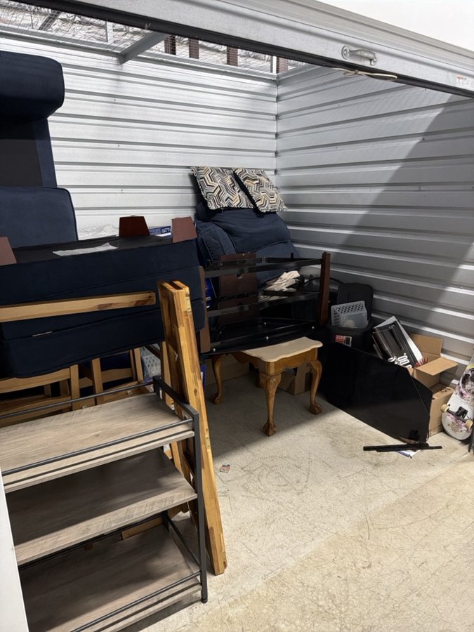 10 x 7 storage unit in Clifton Heights, PA