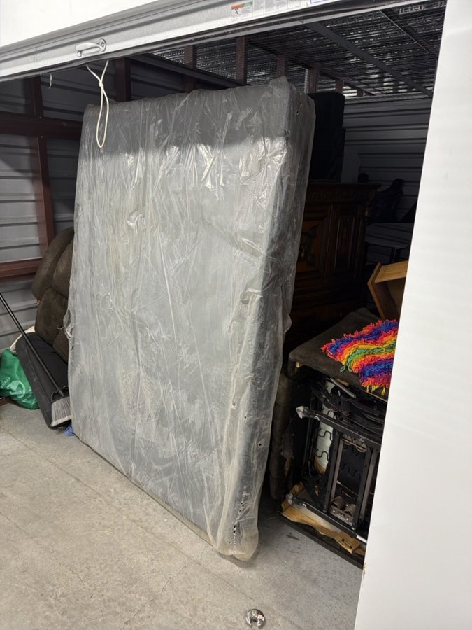 10 x 15 storage unit in Clifton Heights, PA