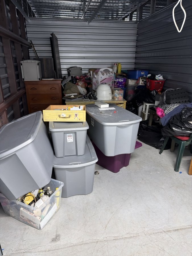 10 x 15 storage unit in Clifton Heights, PA