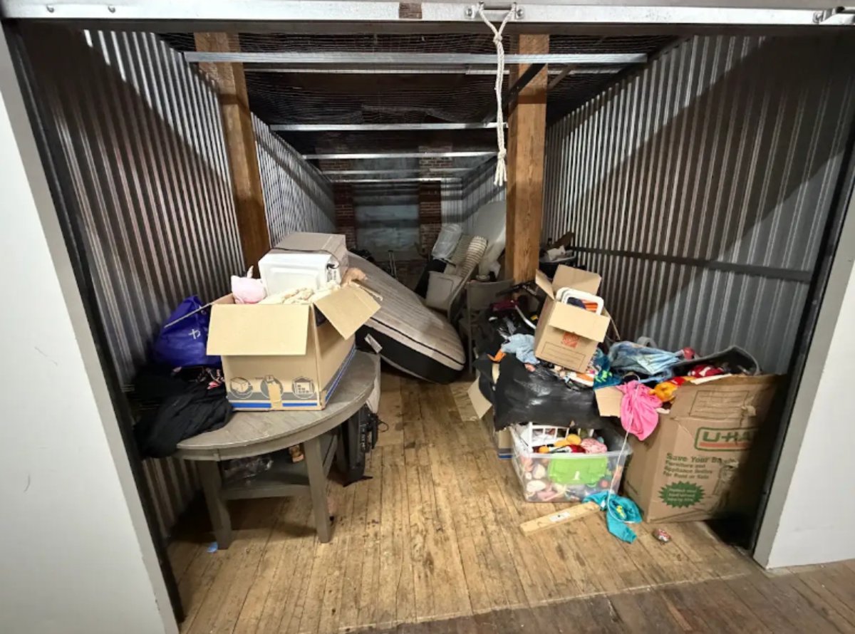10 x 25 storage unit in Haverhill, MA