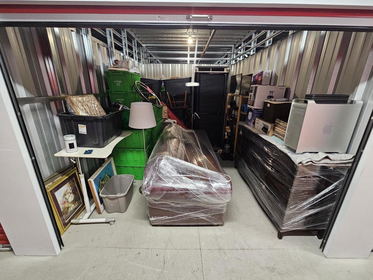 10 x 15 storage unit in Chicago Heights, IL