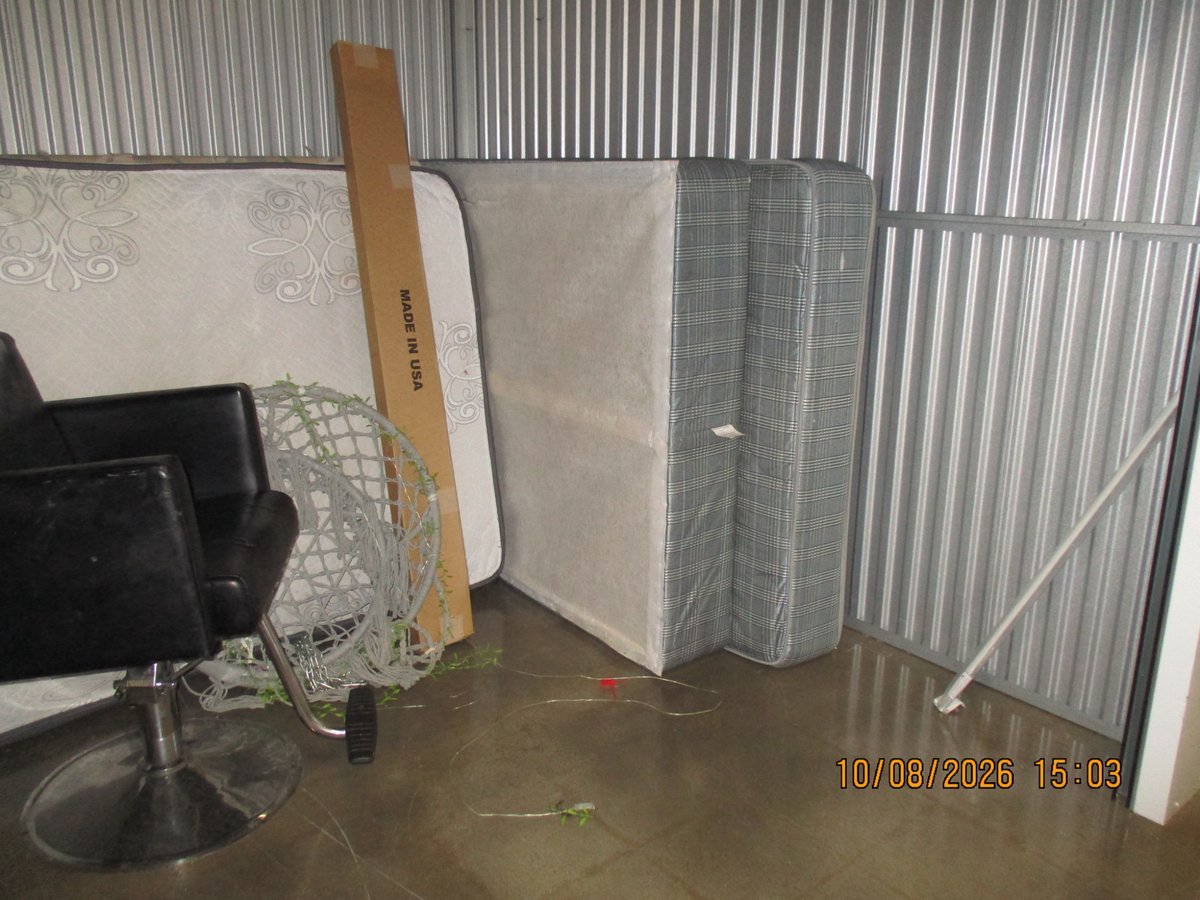 10 x 10 storage unit in Austell, GA