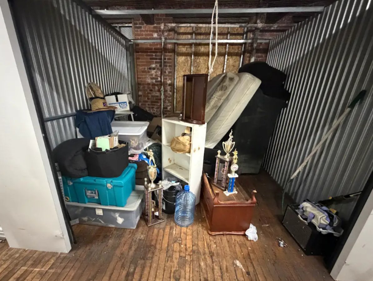 10 x 10 storage unit in Haverhill, MA