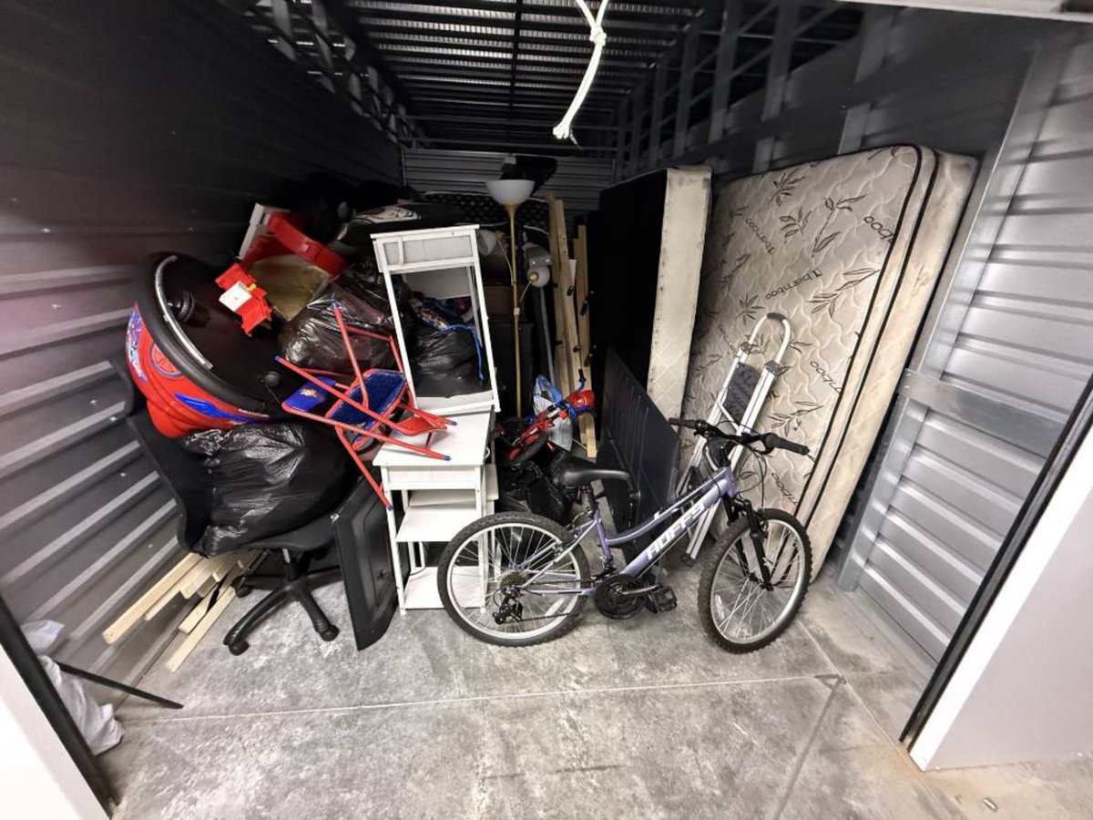 10 x 20 storage unit in Tampa, FL