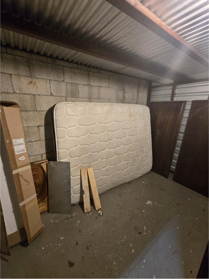 6 x 10 storage unit in Miami, FL