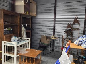 10 x 10 unit in San Antonio
